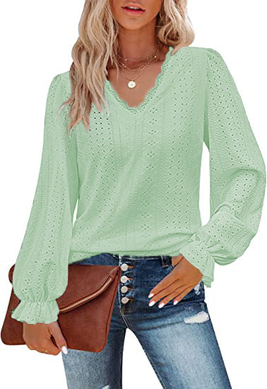 Amaris – Scalloped Eyelet Blouse